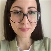 Laureata in Lingue e letterature straniere presso l'Università di Bologna offre supporto in inglese, italiano e portoghese